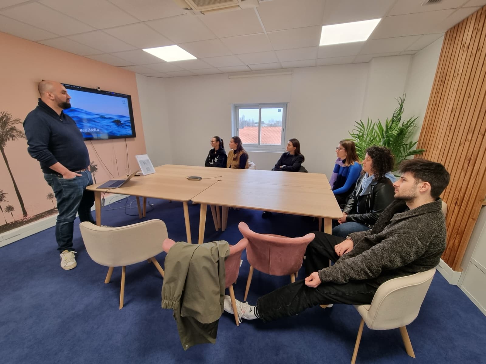 IES Vendée students in a coaching workshop