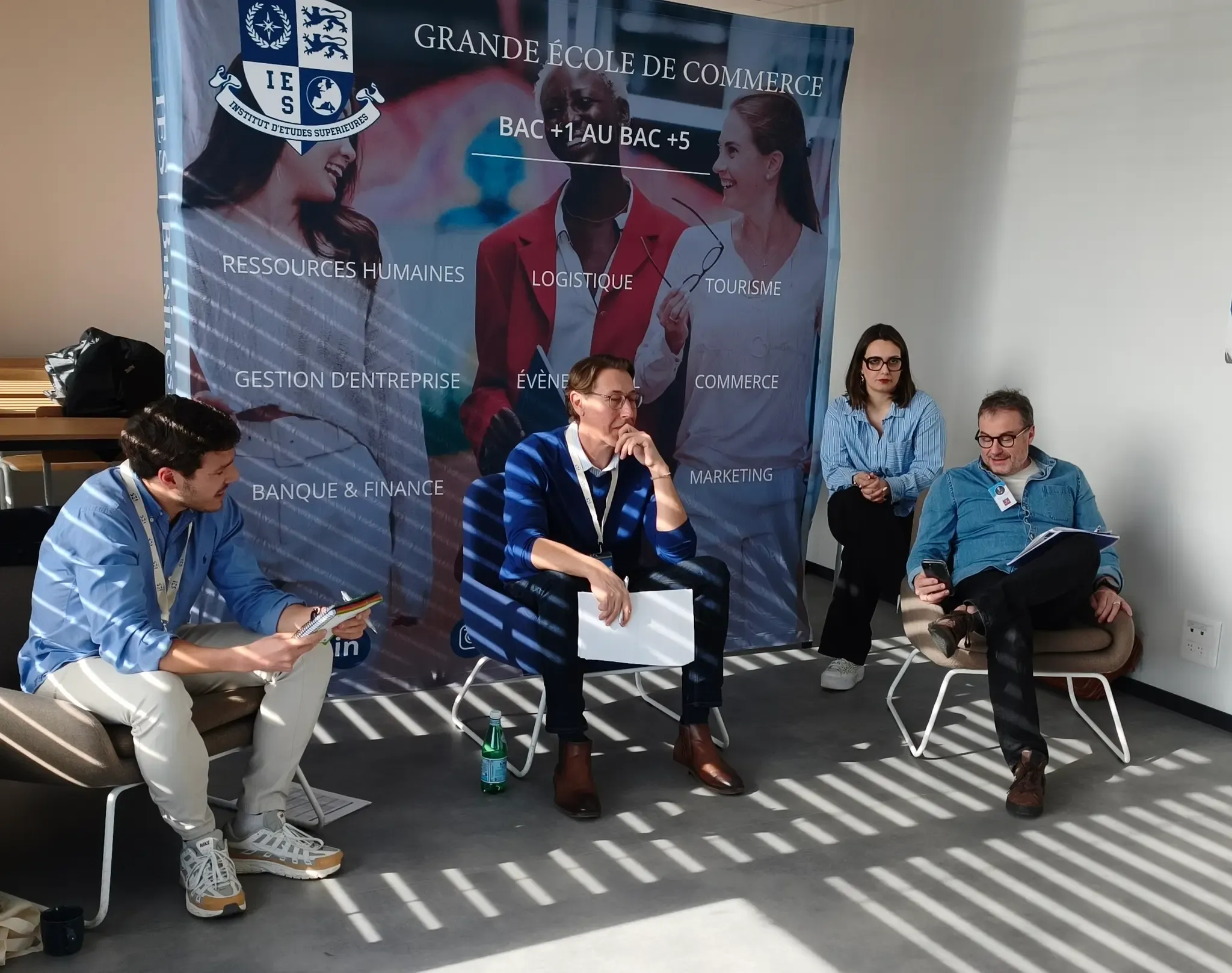 Prospective students meeting the IES Vendée admissions team on campus